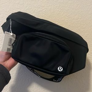 Lululemon The Rest is Written Belt Bag *3L in Black